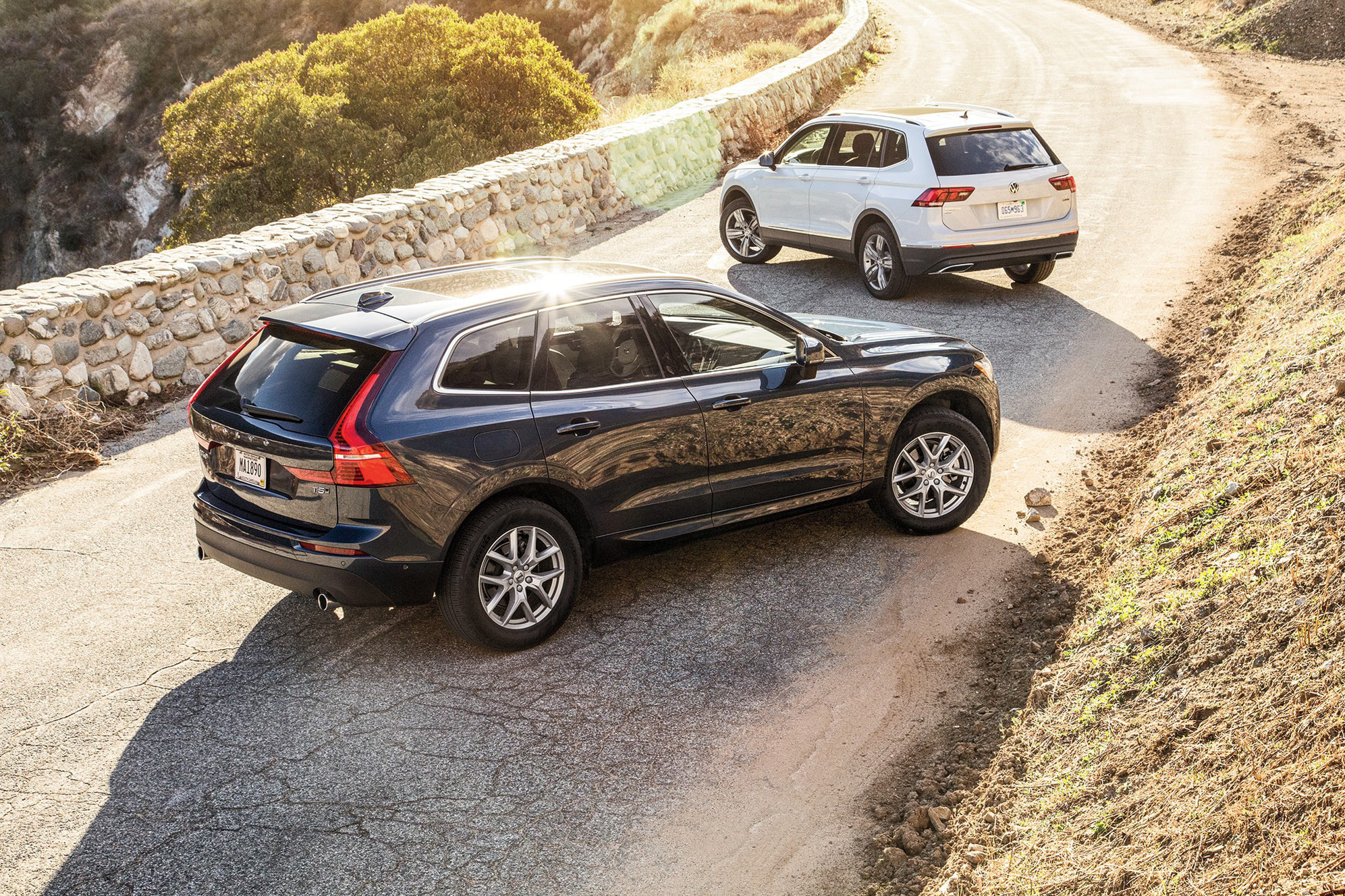 Chuyện khó ngờ: Người dân đổ xô đi mua sedan/hatchback, SUV bất ngờ 'thất sủng'