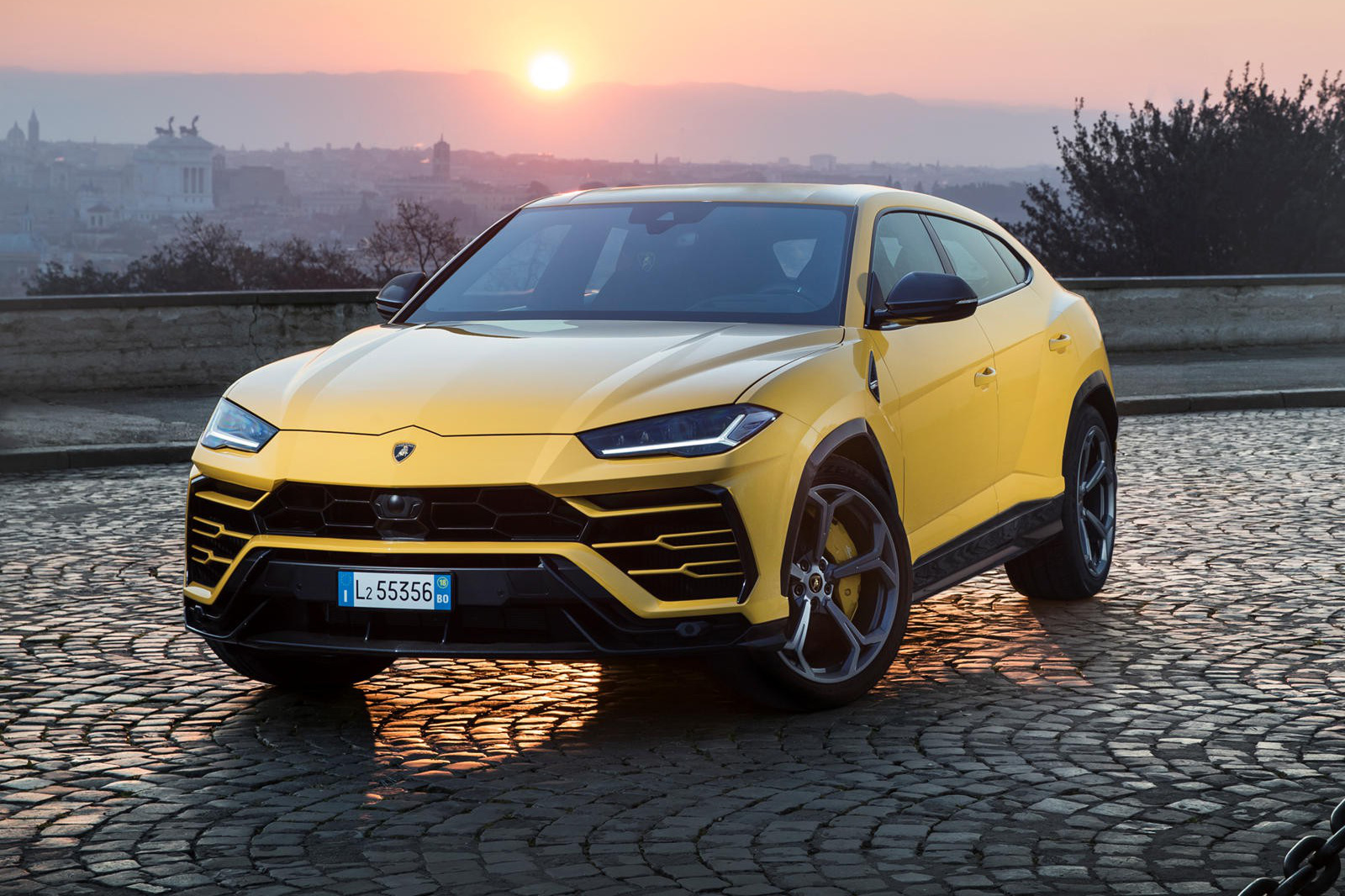 Lamborghini xuống dốc trong năm 2020 bất chấp 6 tháng sau tốt nhất lịch sử