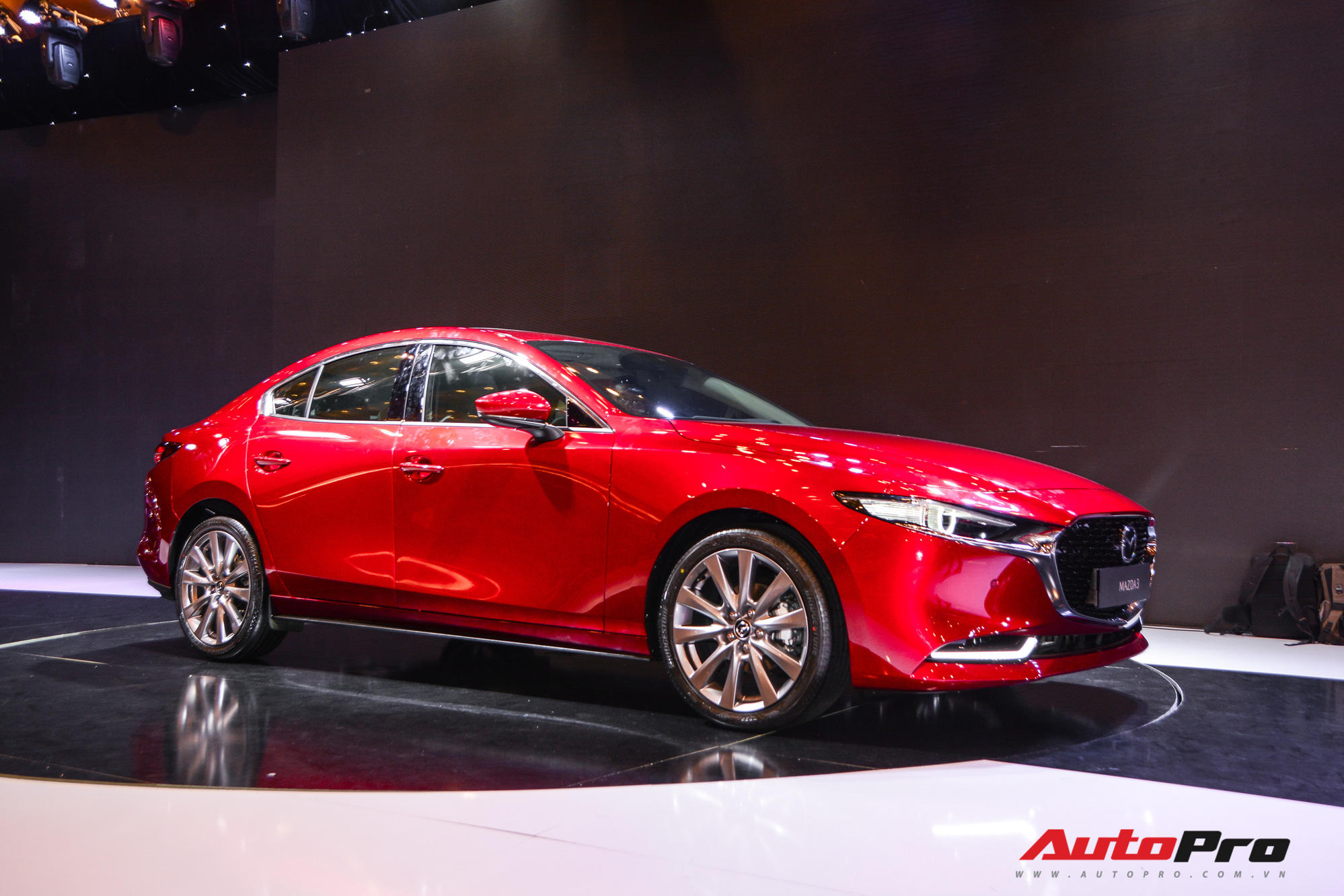 Sedan hạng C tháng 2/2021: Mazda3 suýt lật đổ vua doanh số Kia Cerato