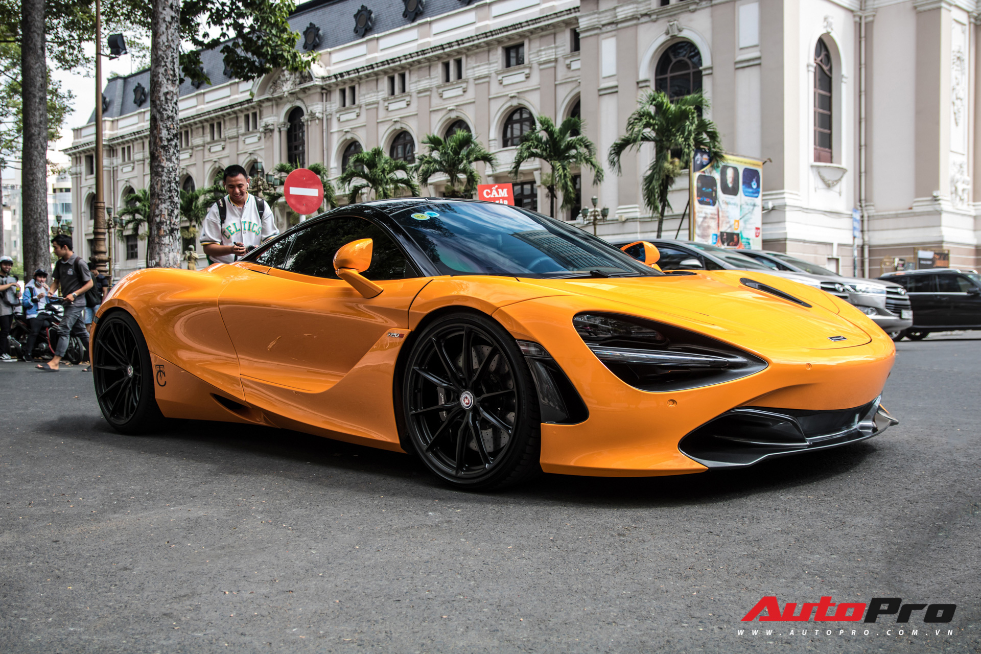 Rộ tin doanh nhân Nguyễn Quốc Cường chia tay McLaren 720S màu cam