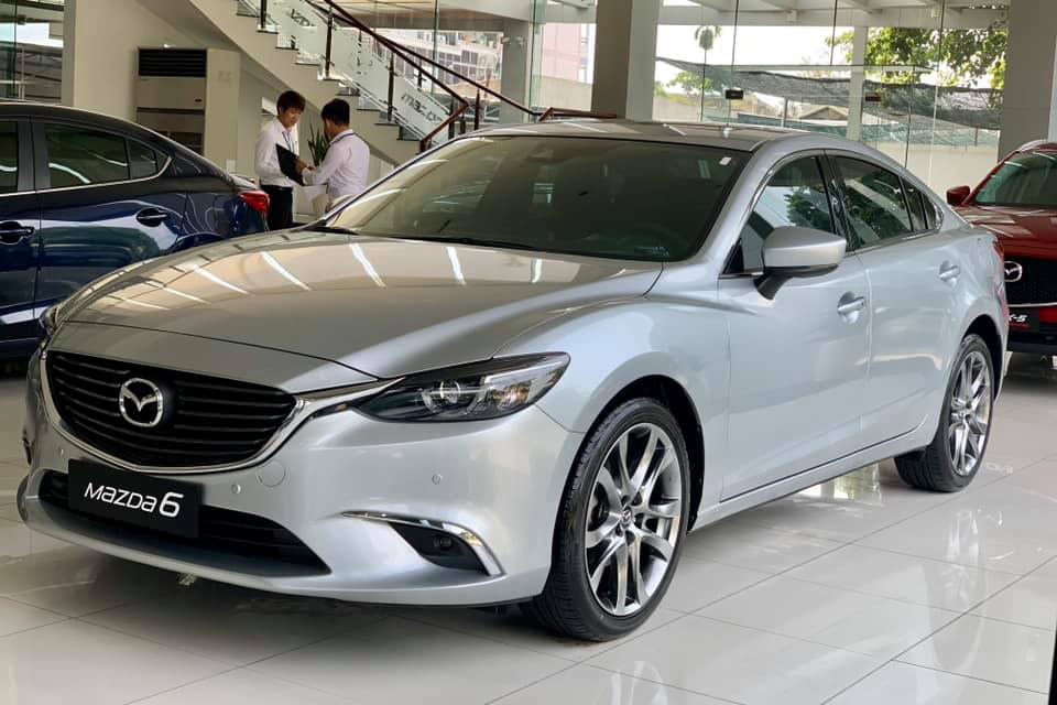 Mazda6 'hàng tồn kho' giảm giá gần 100 triệu đồng tại đại lý - món hời cuối năm cho khách Việt