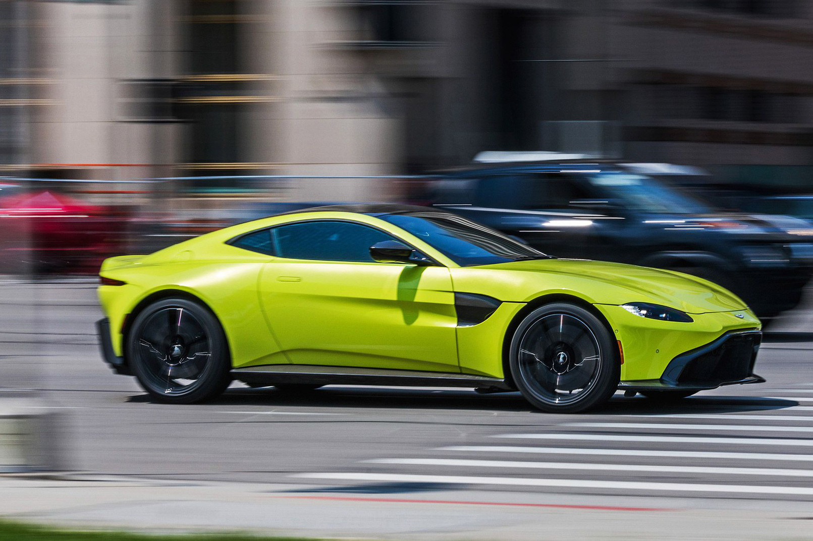 Aston Martin chiều lòng giới đại gia, đưa V12 Vantage trở lại