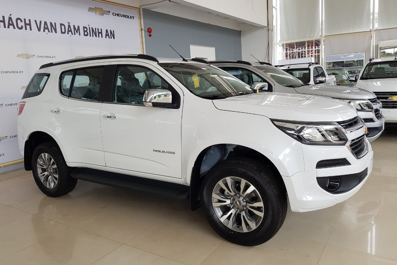Khách Việt tranh cãi giá sốc của Trailblazer: Người đòi kiện, người muốn mua không được