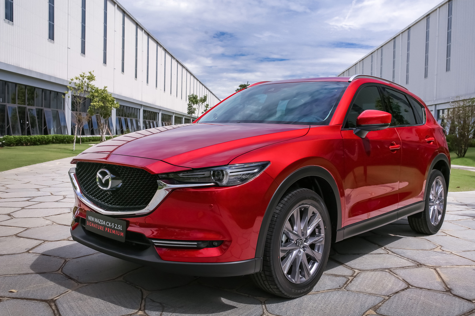 SUV hạng C bán chạy nhất tháng 1/2021: Mazda CX-5 bán gấp 3 lần Honda CR-V