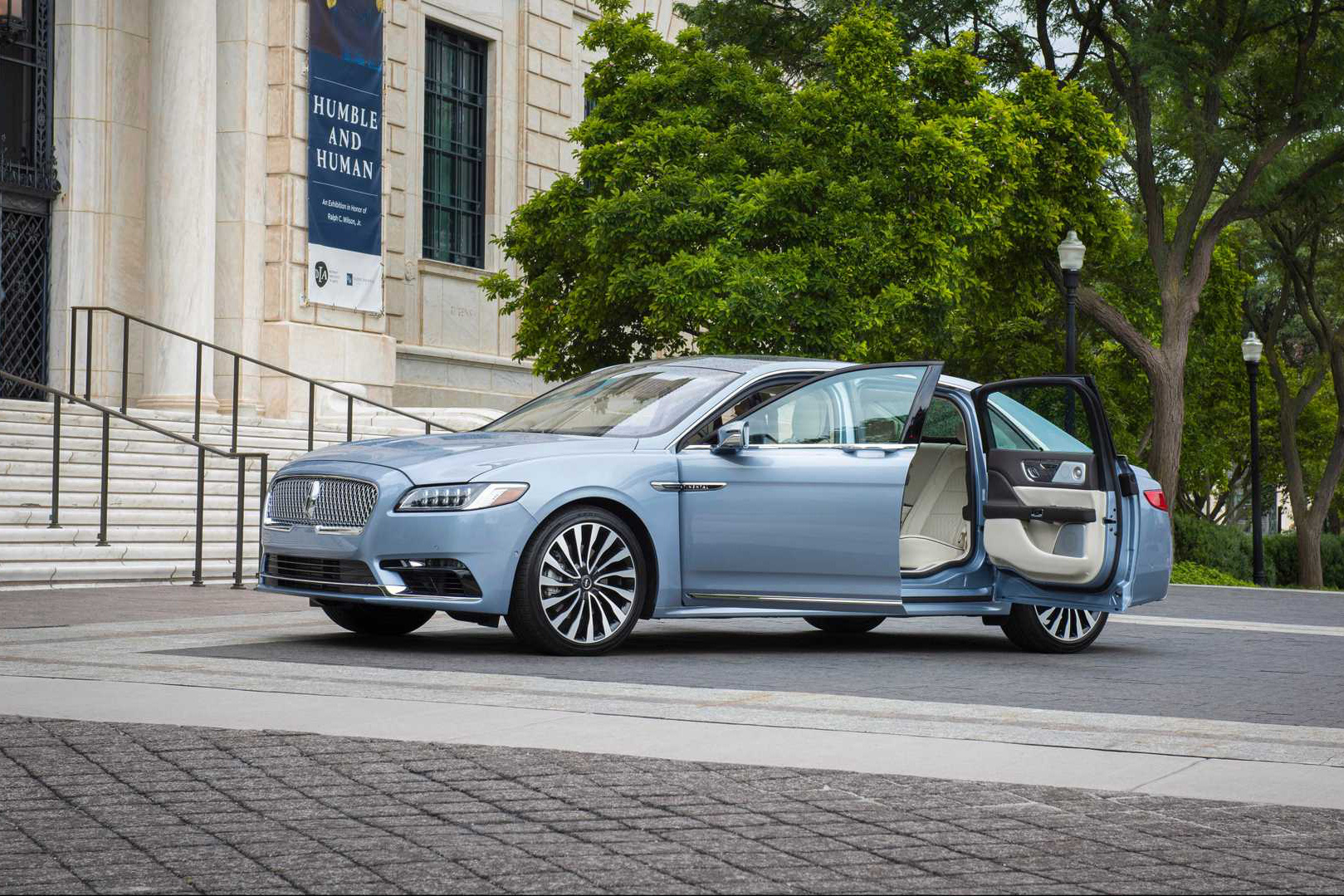 Theo chân Ford, Lincoln bỏ bê sedan, 'vì SUV bỏ qua tất cả'