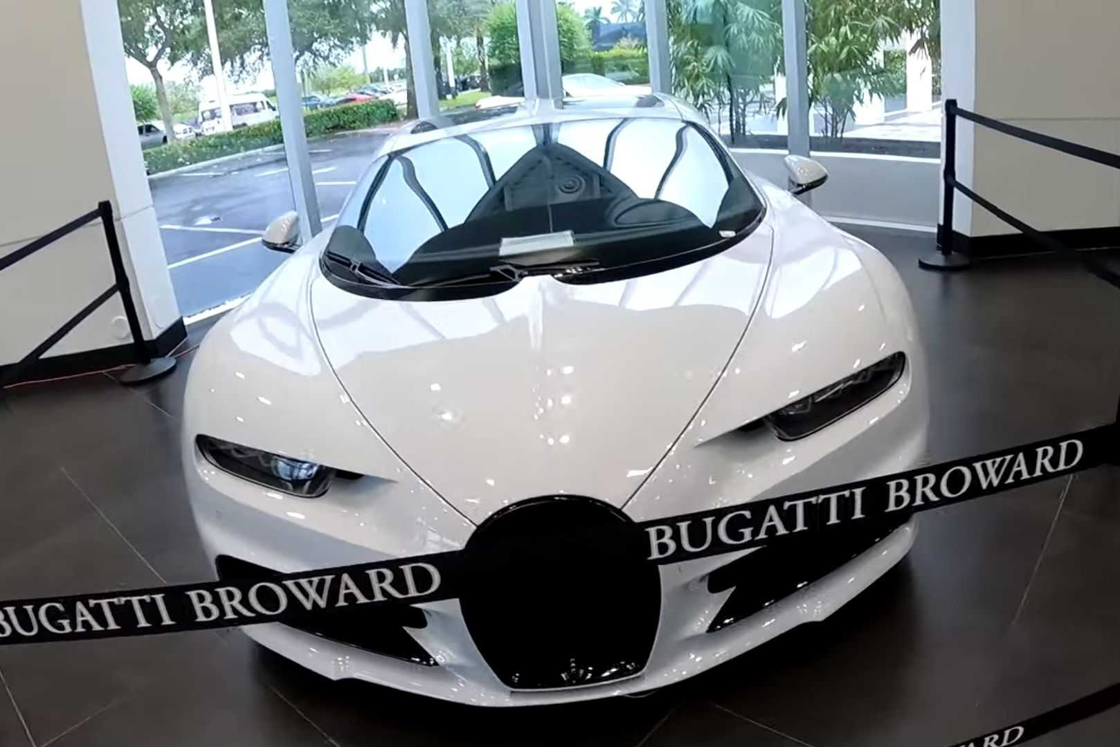 Tốn tiền tỷ mỗi tháng chỉ để thuê Bugatti Chiron, giới nhà giàu cũng phải choáng váng