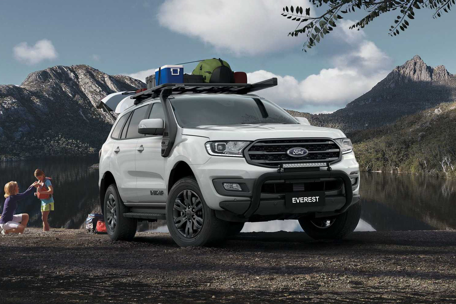 Ford Everest BaseCamp - SUV 7 chỗ chuẩn bài cho dân phượt, giá quy đổi từ 1 tỷ đồng