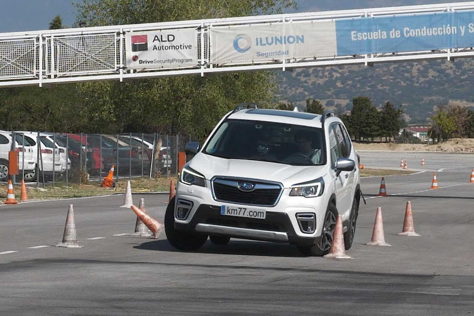 Subaru Forester thử sức bài test đánh lái và kết quả bất ngờ