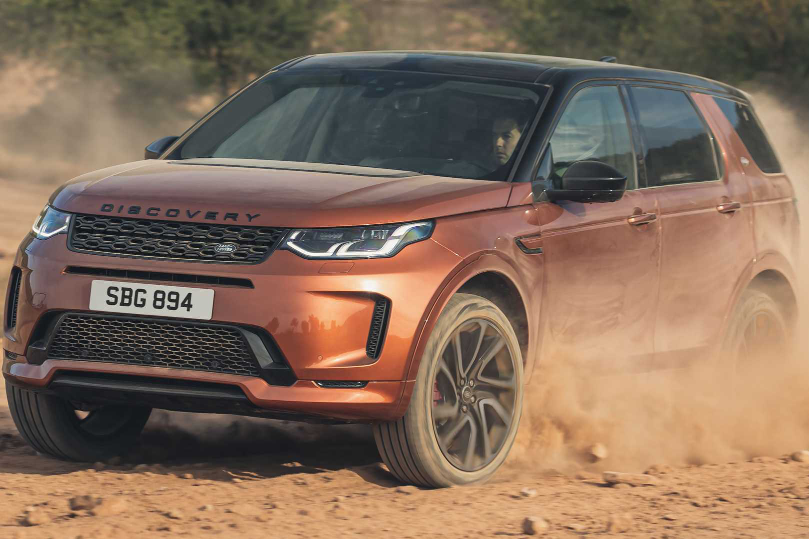 Chiều khách 'nhà giàu', Land Rover Discovery Sport bỏ bản thấp, thêm loạt công nghệ đỉnh