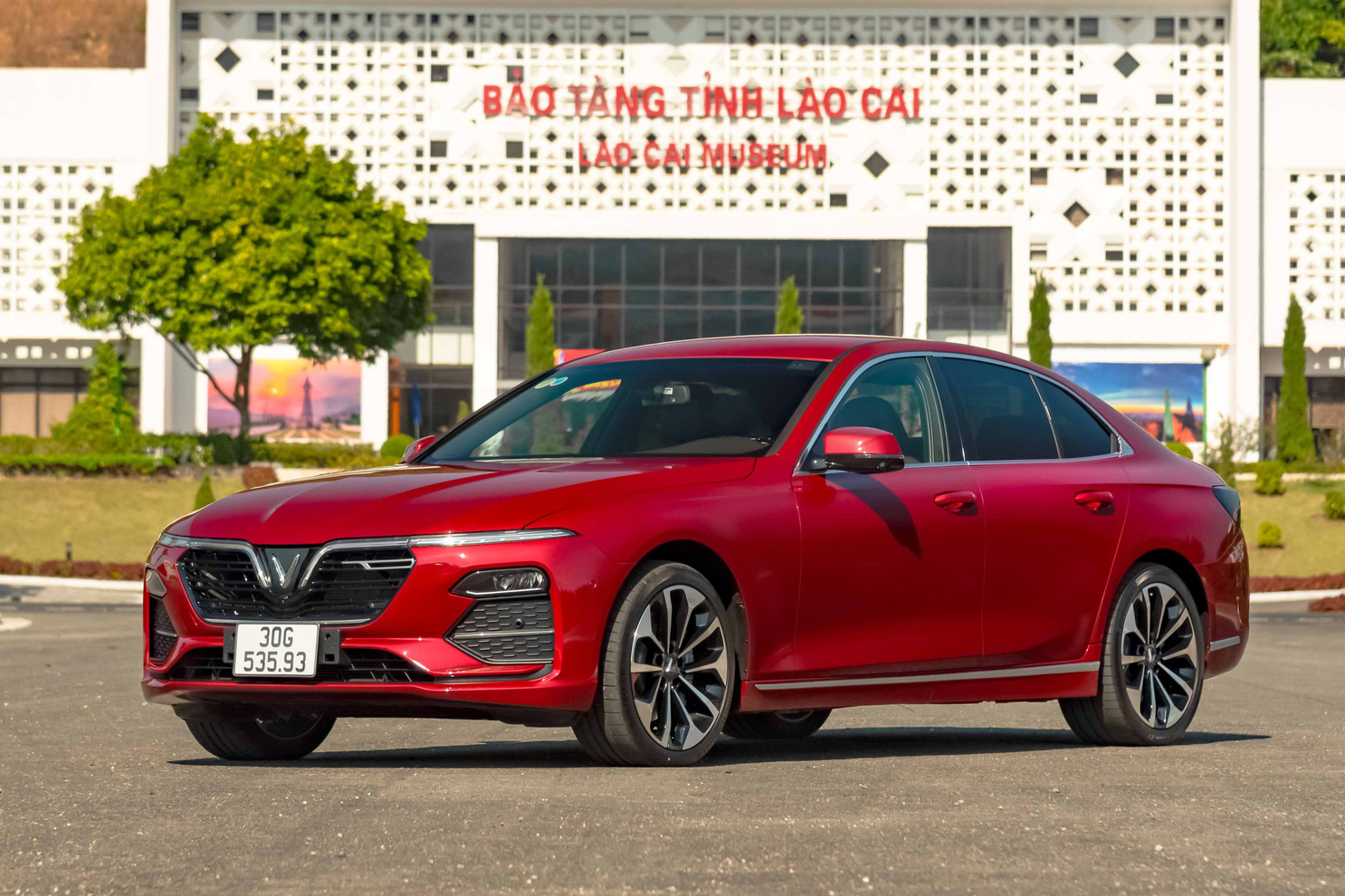 [Chém xe] VinFast Lux A2.0: Liệu đã xứng danh 'BMW Việt'?