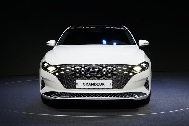 Dân Hàn đổ xô mua mẫu xe này của Hyundai: To ngang Mercedes E-Class, giá quy đổi 650 triệu đồng - Ảnh 1.