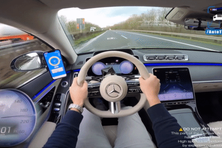 Ngồi trong Mercedes-Benz S-Class đời mới tăng tốc gần 260km/h: Êm mượt như nhung