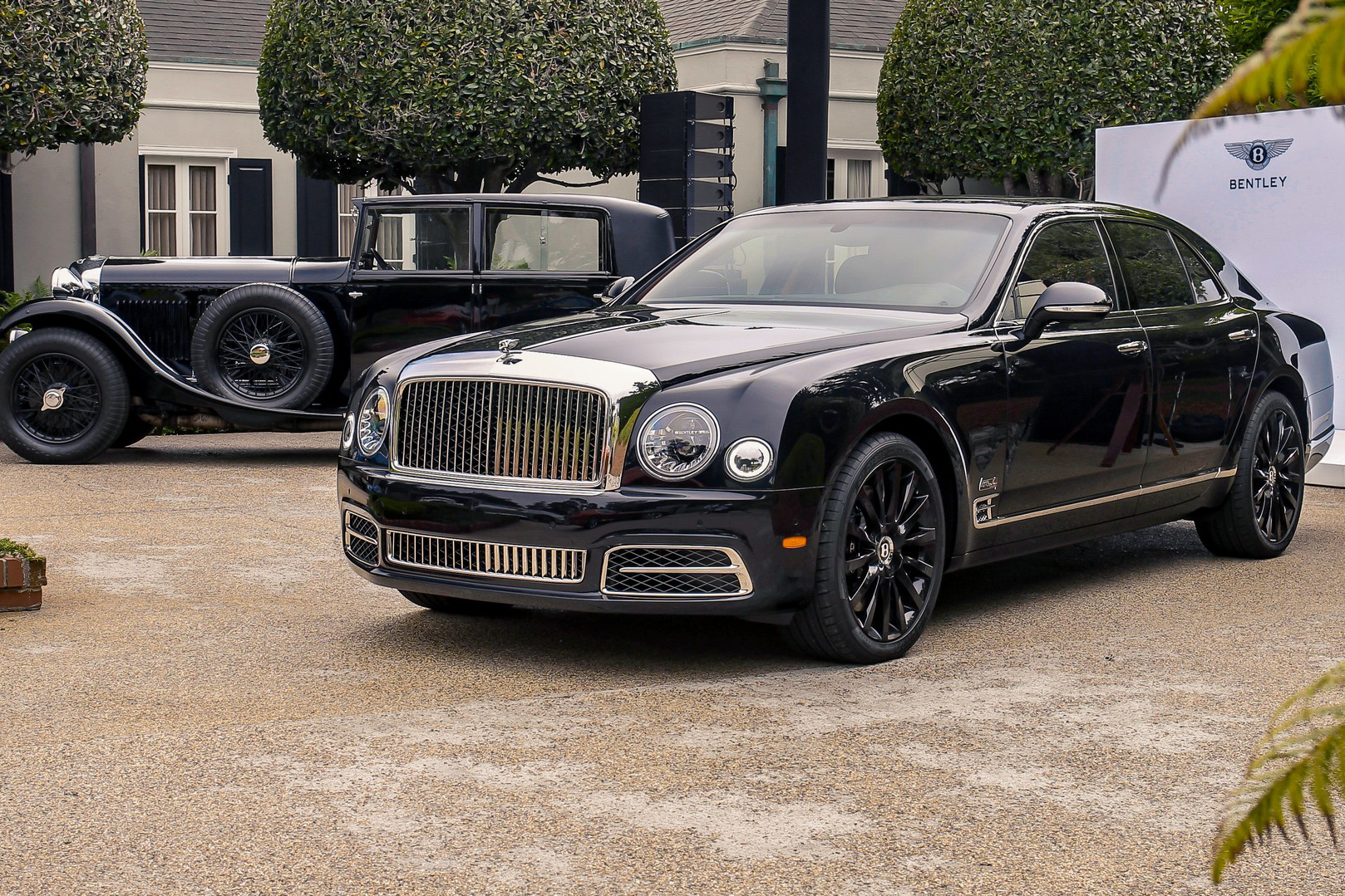 Bentley lý giải nguyên nhân khai tử Mulsanne, Rolls-Royce Phantom mất đối thủ