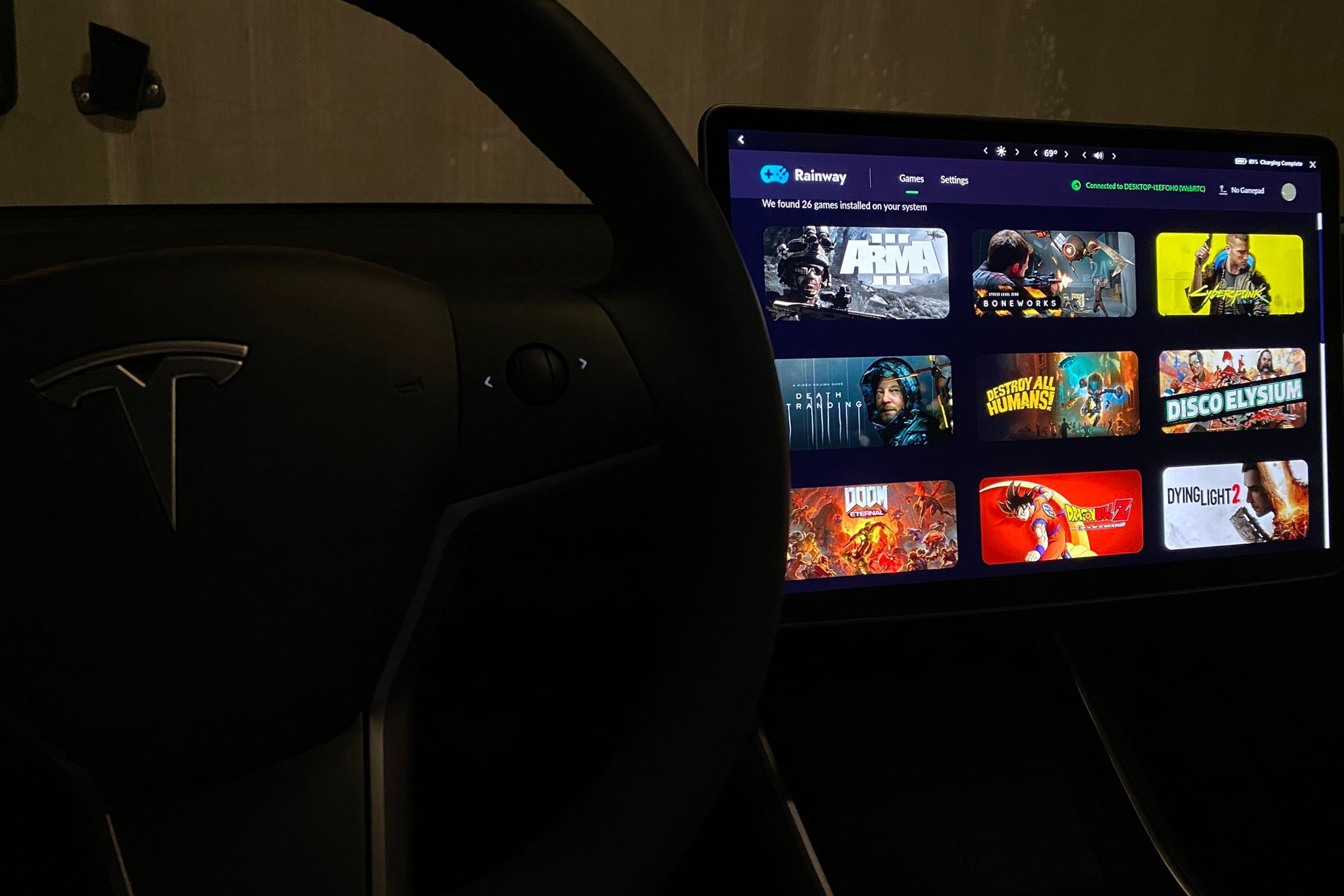 Người dùng tìm ra cách chơi game máy tính trên xe Tesla, cộng đồng mạng nghi ngờ tính an toàn và khẳng định chắc nịnh của chủ sở hữu