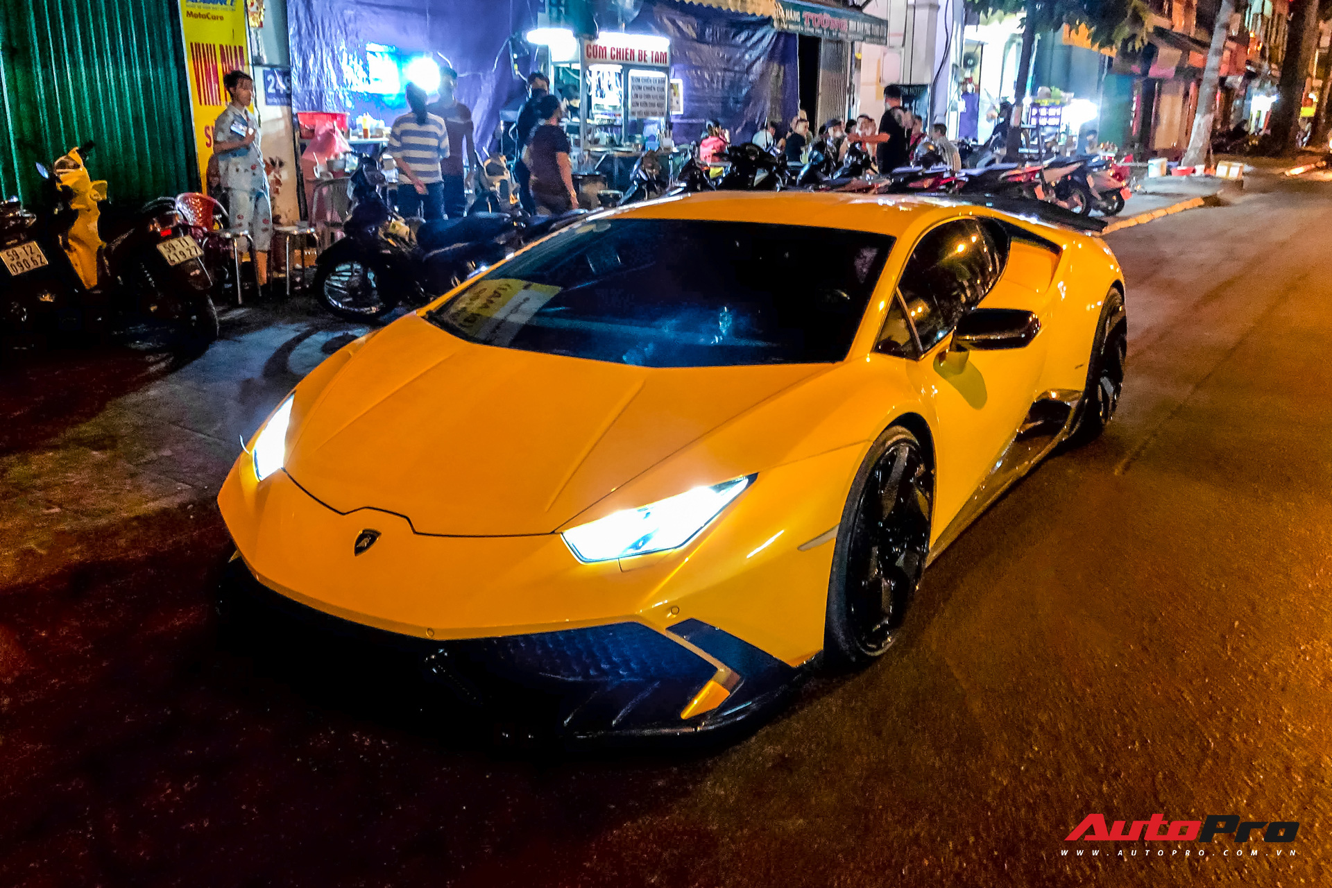 Tiếp tục đổi chủ, Lamborghini Huracan từng của doanh nhân Nguyễn Quốc Cường trở về màu sơn nguyên bản