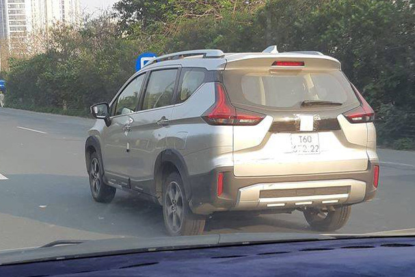 Mitsubishi Xpander Cross chạy thử tại Việt Nam - anh em ‘vua doanh số’ MPV chuẩn bị cho ngày ra mắt