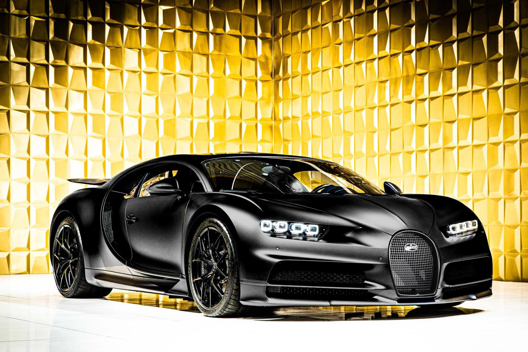 Bugatti công bố thông tin buồn vui lẫn lộn cho giới đại gia chờ hậu duệ của Chiron