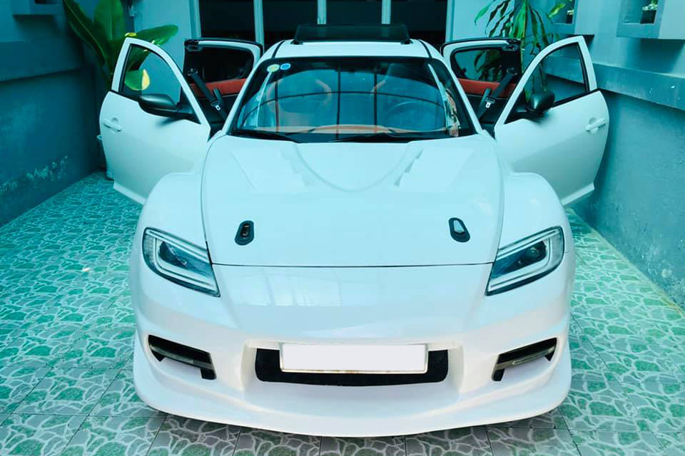 Hàng hiếm Mazda RX-8 gắn logo Ferrari bán lại với giá ngang ngửa Toyota Vios số sàn