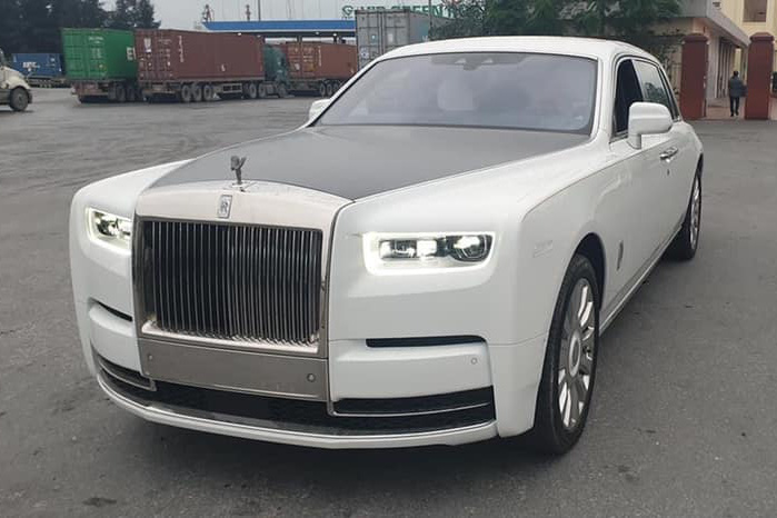 RR Phantom Tranquility đầu tiên về Việt Nam: Nhiều vàng 24K, có cả vật liệu chế tạo tàu vũ trụ