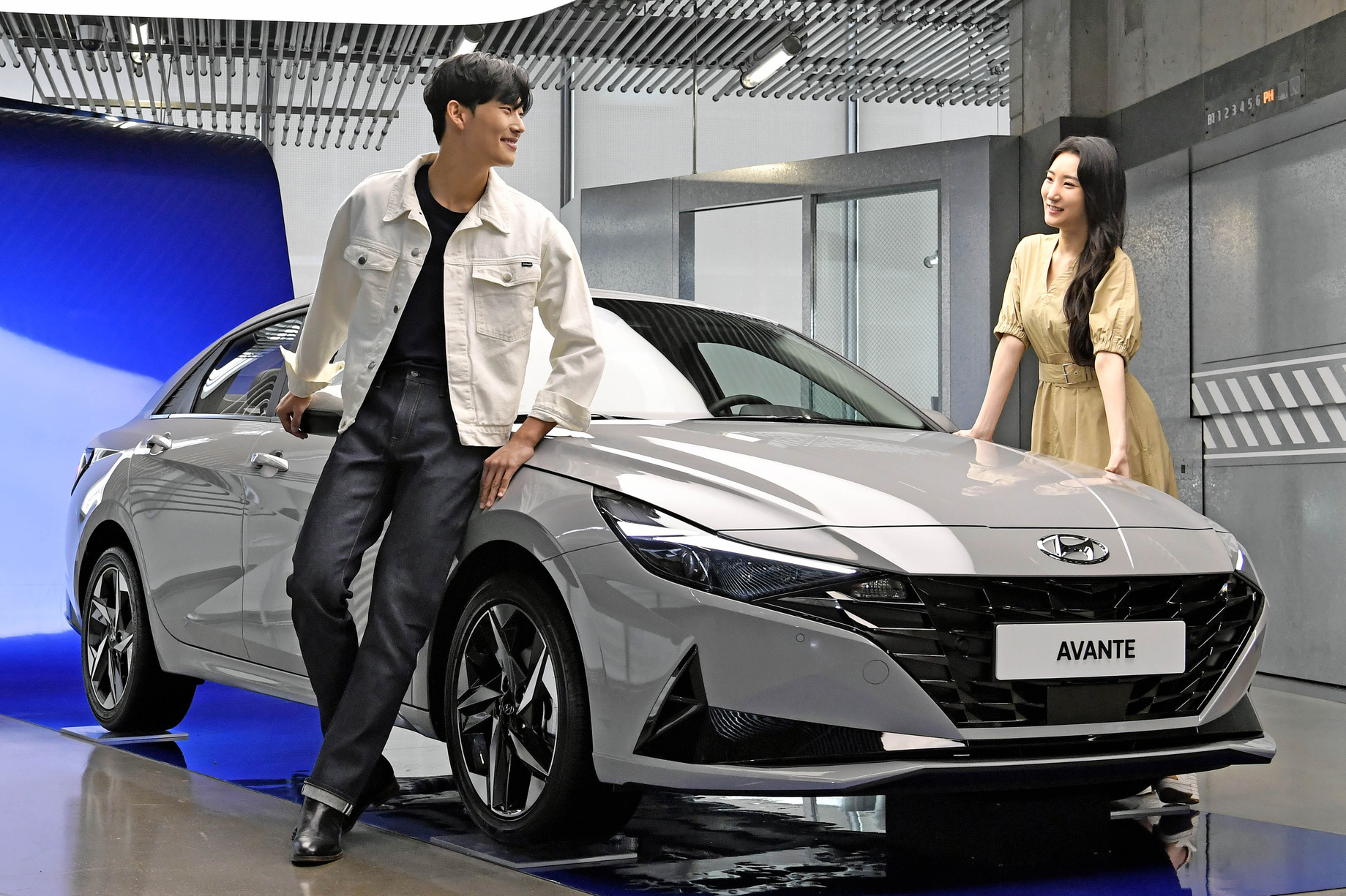 Hyundai công bố giá bán Elantra 2021: Dễ tiếp cận, dân Hàn đổ xô đặt mua, chỉ chờ ngày về Việt Nam