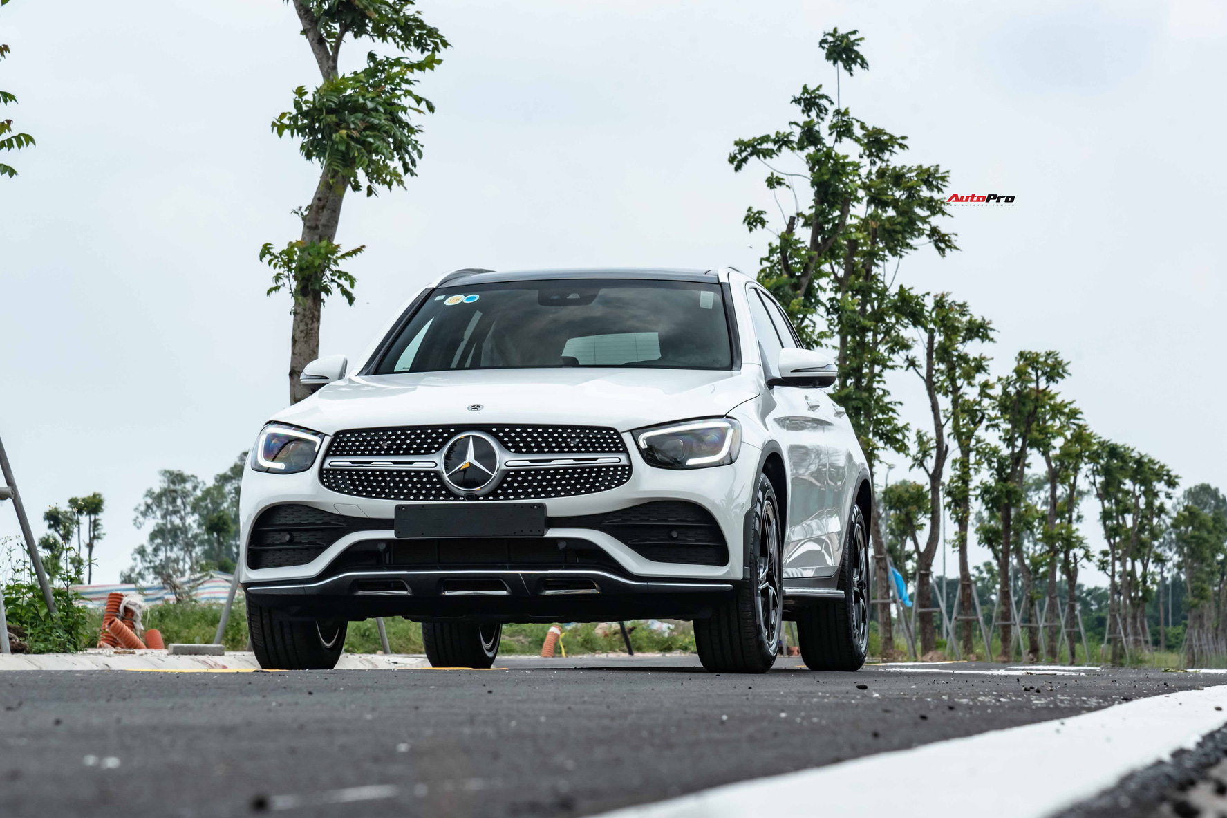 Mới chạy 40 km, Mercedes-Benz GLC 300 AMG lắp ráp đã được bán lại với giá gần 2,5 tỷ đồng
