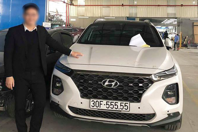 Sau hơn một năm, Hyundai Santa Fe biển ngũ quý 5 tại Hà Nội vẫn đắt hơn Mercedes-Benz GLC 200 mới tinh