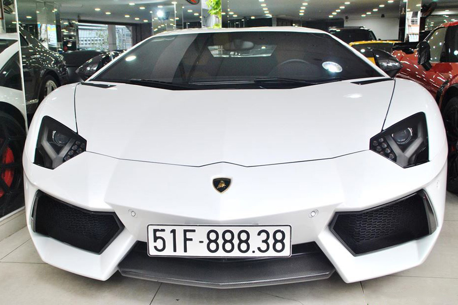 Qua tay nhiều đại gia và được độ kỳ công, Lamborghini Aventador chính hãng đầu tiên Việt Nam được dỡ đồ bán lại giá 19 tỷ đồng
