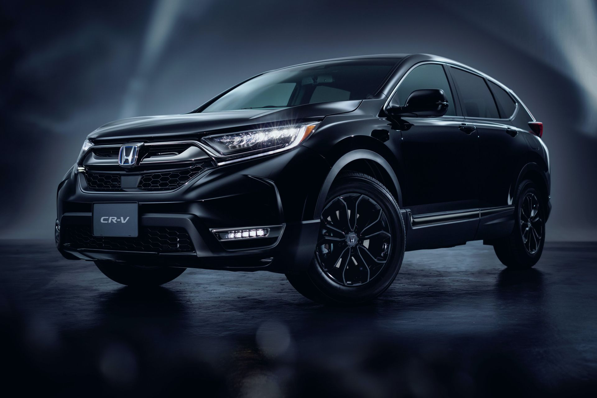 Thao thức với Honda CR-V Black Edition đẹp hút hồn