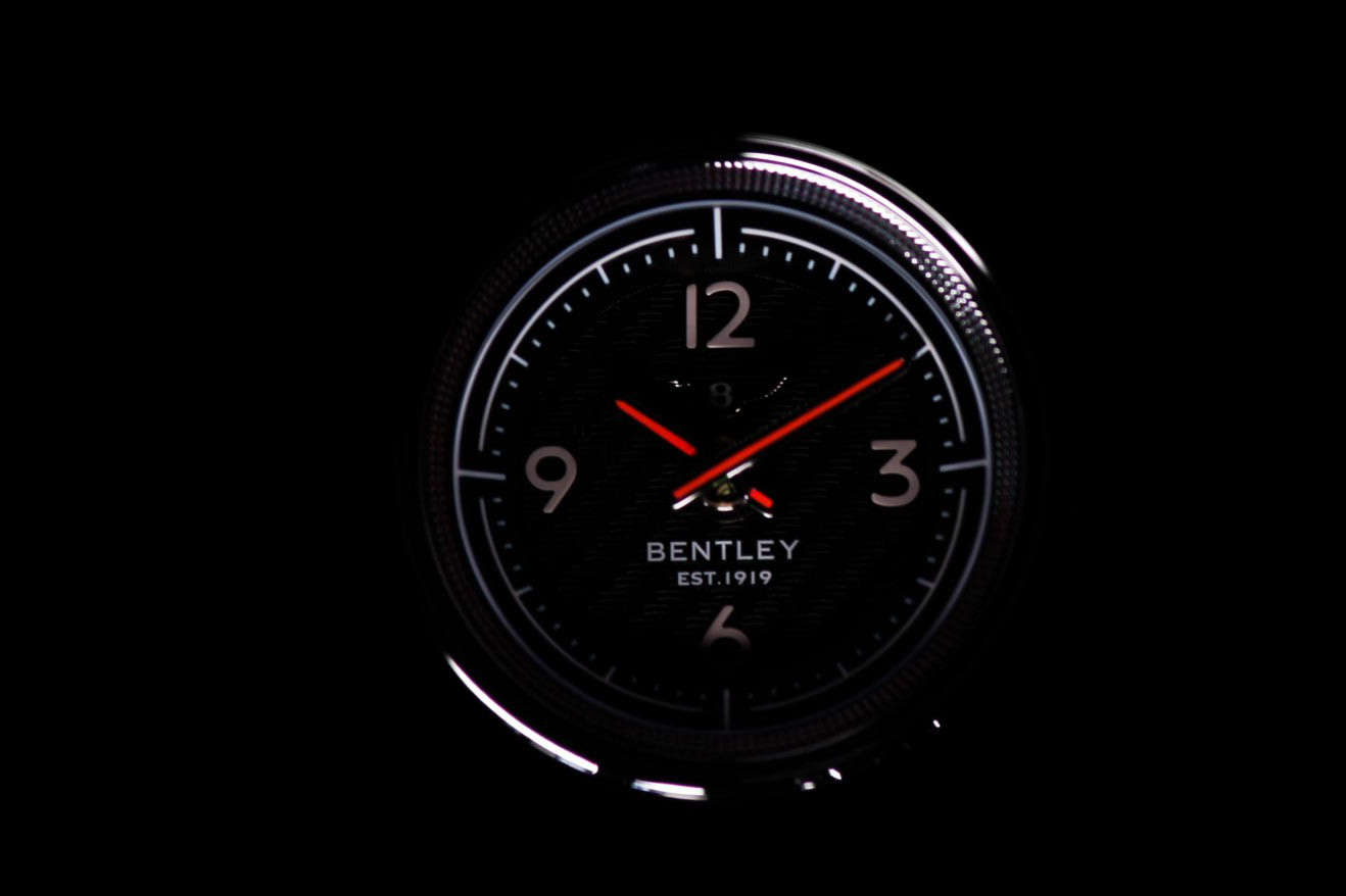 Bentley Bentayga mới chốt lịch ra mắt 30/6: Tự tin là 'SUV sang, nhanh, đa năng nhất thế giới'