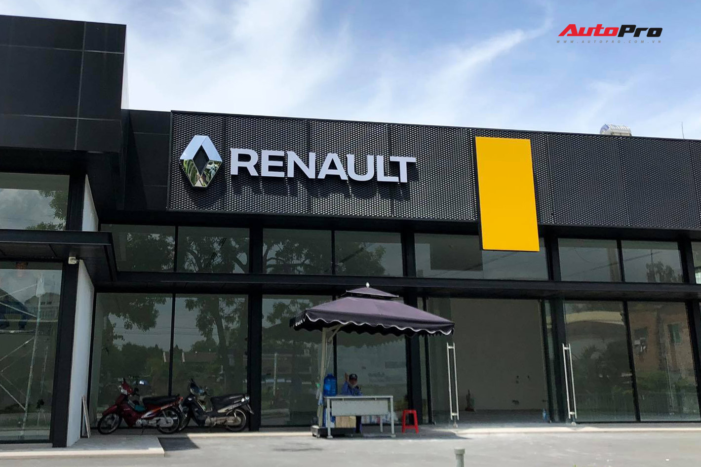 Renault, Ducati về chung nhà với Bentley, Lamborghini, Aston Martin tại Việt Nam