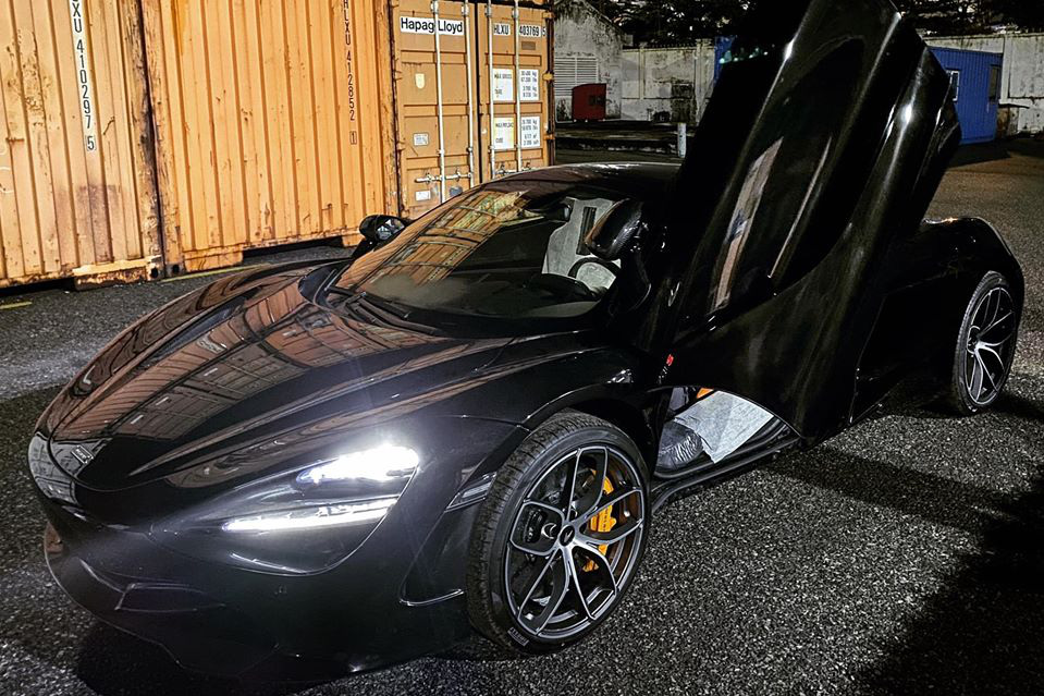 Khui công McLaren 720S Spider triệu đô màu độc nhất Việt Nam