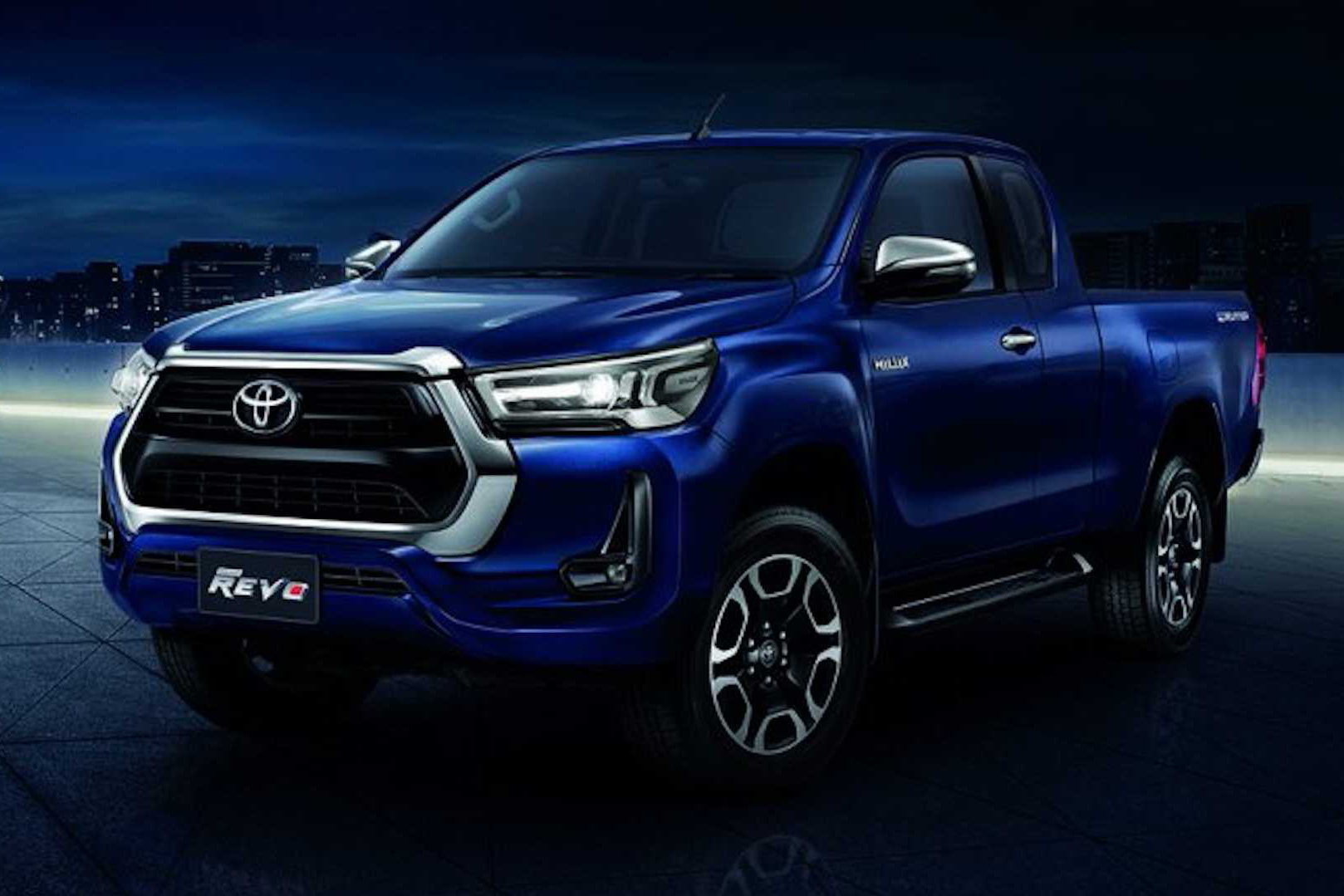 Ra mắt Toyota Hilux 2021: Như RAV4, mạnh ngang Ford Ranger Raptor, chờ ngày về Việt Nam vực dậy doanh số