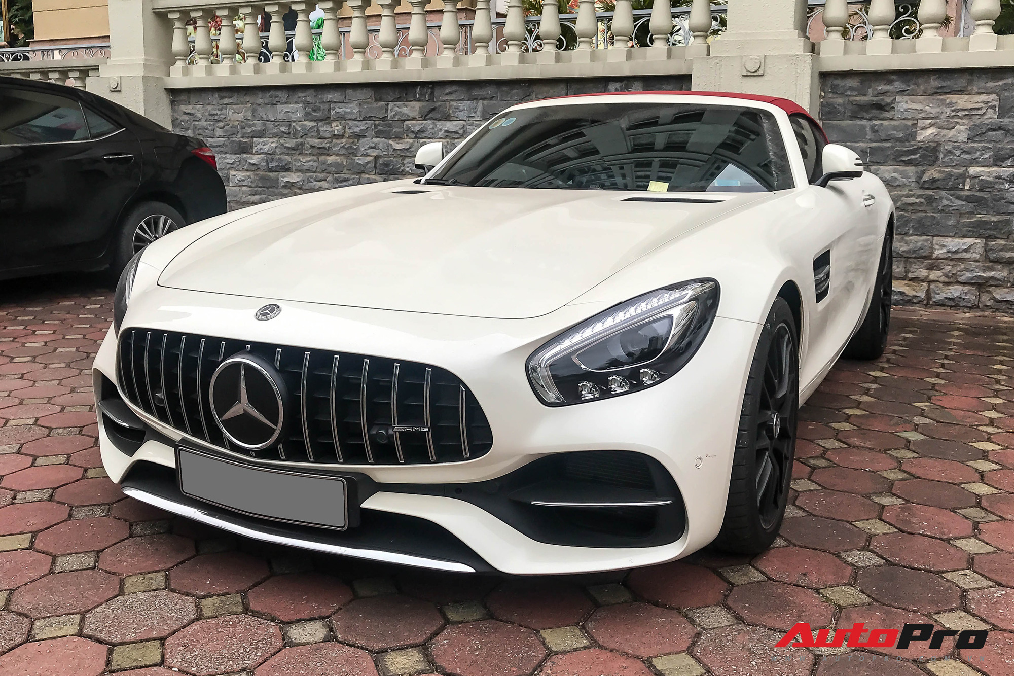Mercedes-AMG GT Roadster hiếm gặp nhất nhì Việt Nam tái xuất Hà Nội sau 1 năm định cư Sài Thành