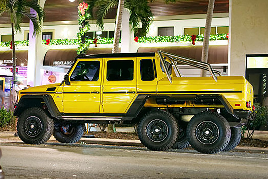Mercedes-Benz G63 AMG 6x6 đầu tiên Việt Nam lăn bánh ra phố: Kích thước khổng lồ, biển số gây chú ý