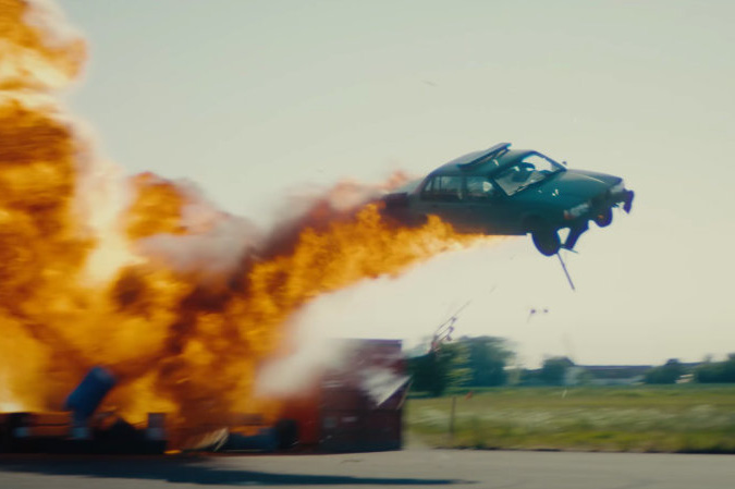 Rảnh rỗi mùa dịch, Koenigsegg lấy siêu xe ra làm phim