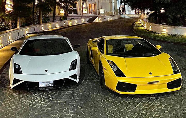 Bộ đôi siêu xe Lamborghini Gallardo lạ bất ngờ lăn bánh tại Huế, một chiếc thuộc bản giới hạn 50 chiếc trên toàn thế giới  - Ảnh 1.