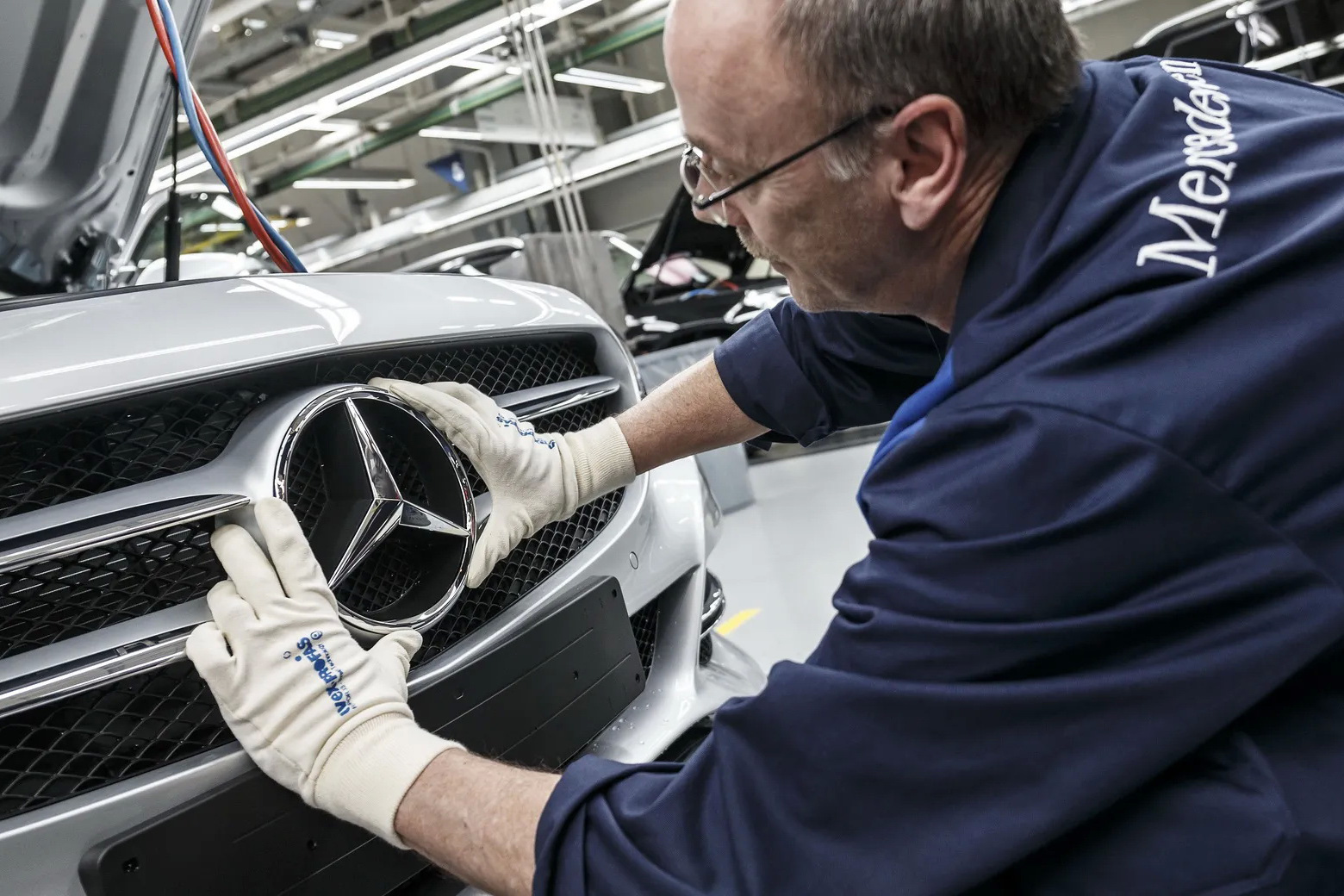 Daimler chuẩn bị cắt giảm nhân sự hàng loạt