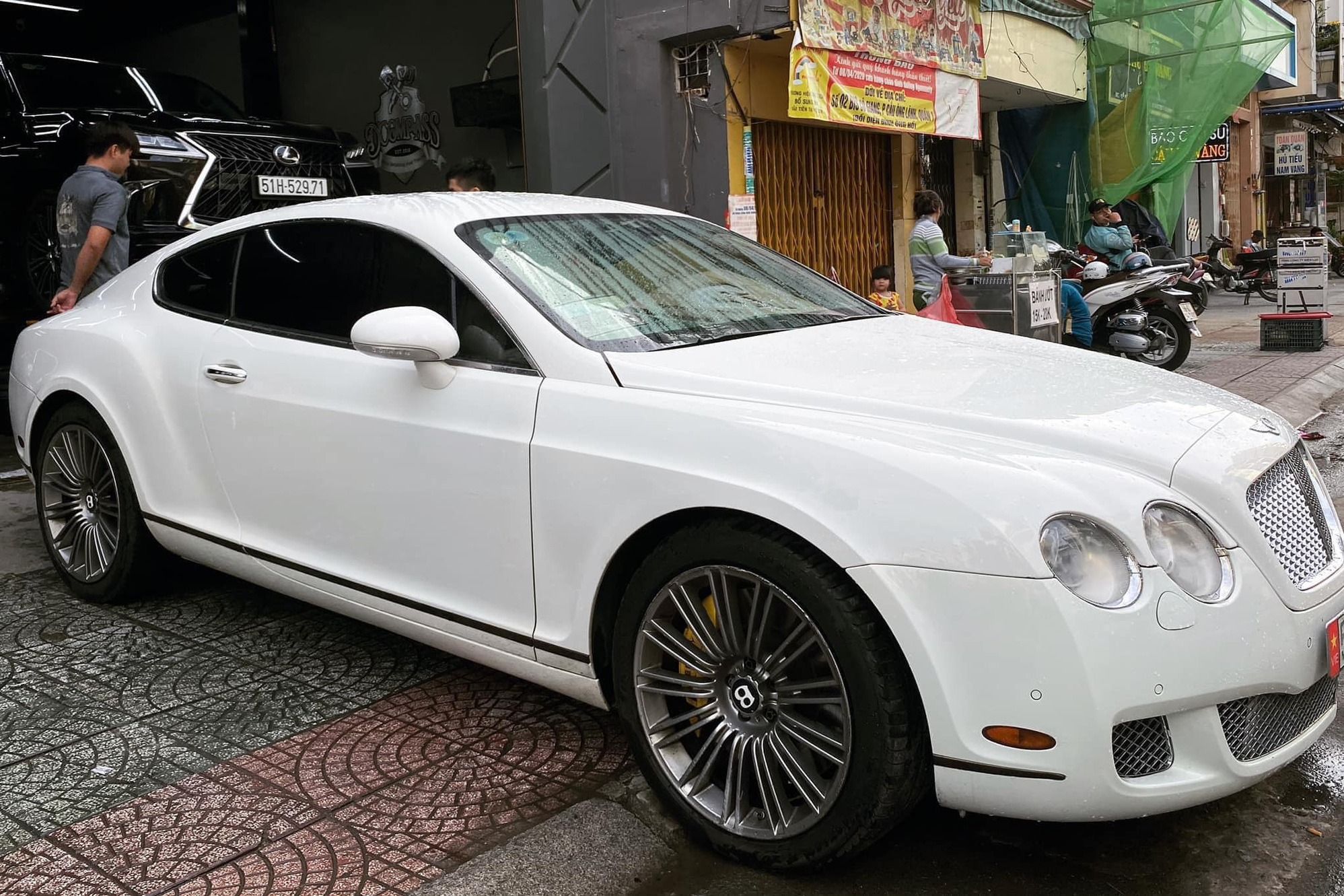 Mỗi năm chạy chưa tới 5.000 km, Bentley Continental GT Speed đời 2006 được bán lại với giá 2,8 tỷ đồng