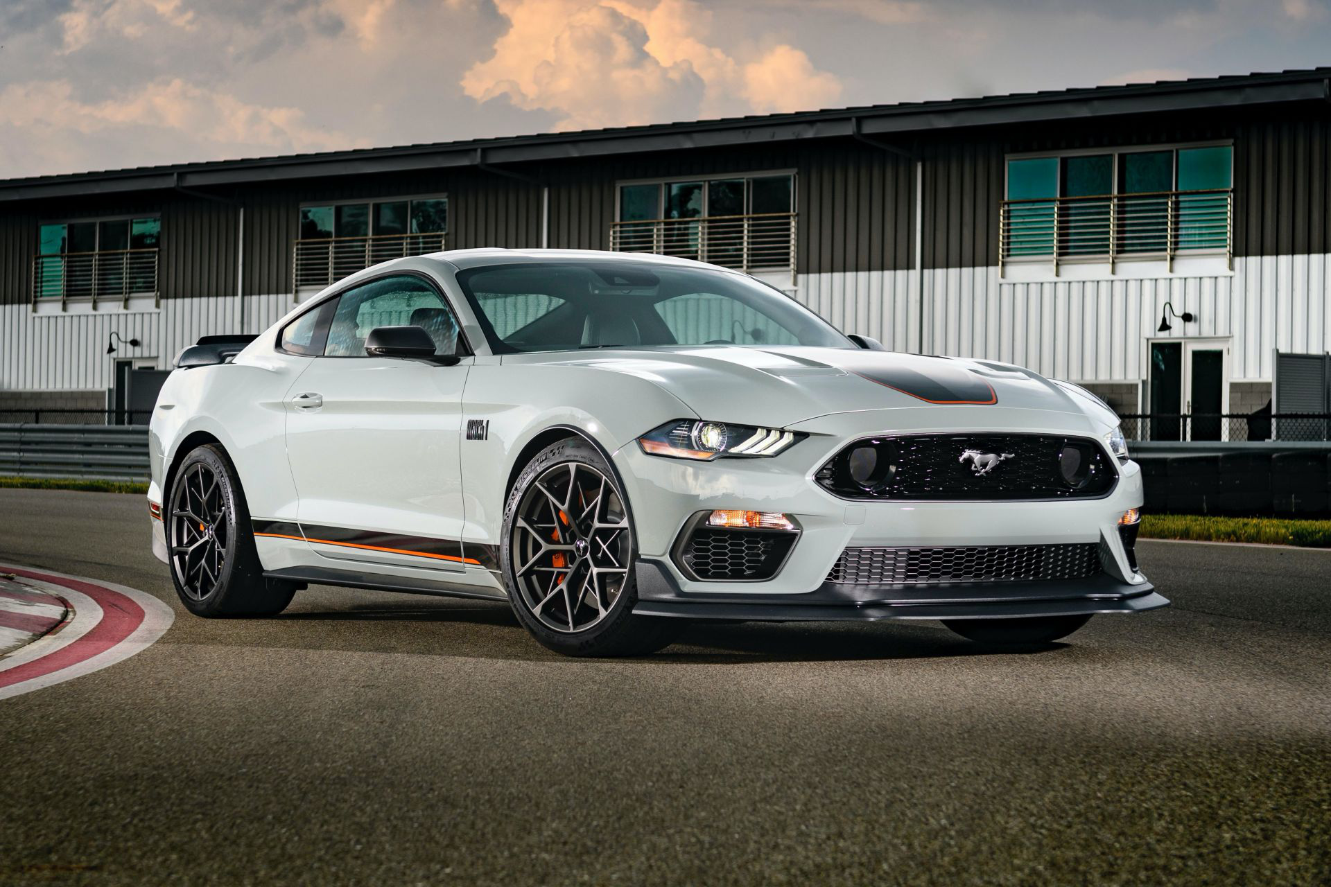 Ford Mustang hoàn toàn mới sẽ ra mắt vào năm 2022