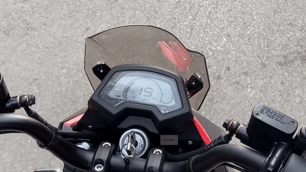 22 triệu, mua hay không mua Yadea X5: Lên xe, vít ga như Đức Phúc là có ngay câu trả lời - Ảnh 11.