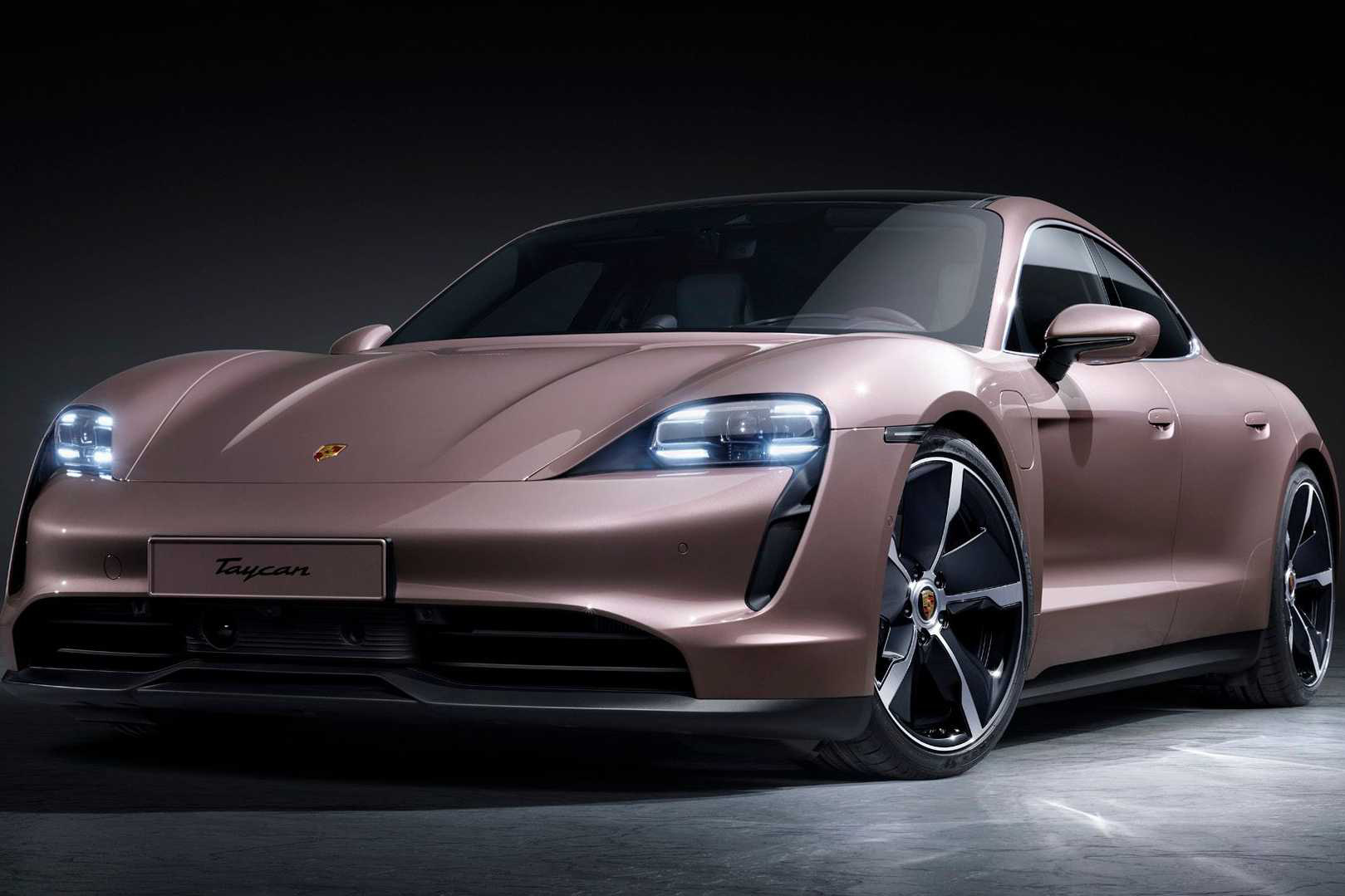 Porsche Taycan công bố bản 'giá rẻ', hạ gần 600 triệu so với bản rẻ nhất trước đây