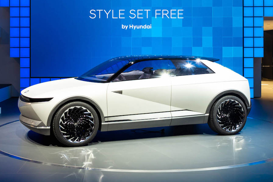 Xem trọn vẹn thiết kế Hyundai Ioniq 5 - Đối thủ đáng gờm của loạt xe VinFast mới