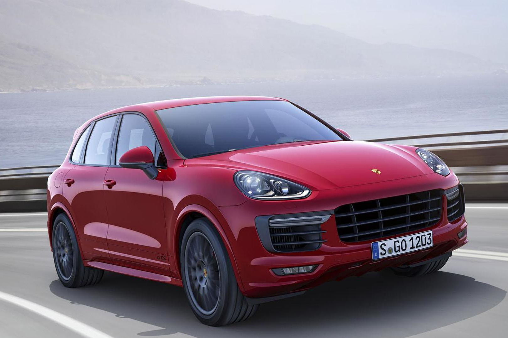 Porsche Cayenne facelift lộ mặt: Nhiều nét giống Taycan, nội thất có thêm màn hình khủng