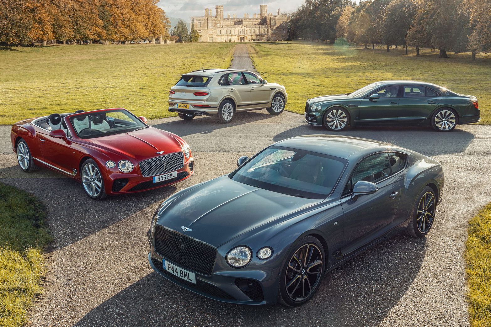 Bentley vẫn tăng trưởng bất chấp COVID-19, chốt 9 xe mới ra mắt trong 2021
