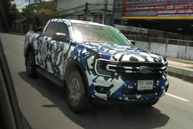 Ford Ranger 2022 lộ diện rõ nét trên đường phố: Như F-150 thu nhỏ, động cơ đồn đoán mạnh nhất phân khúc, sẽ sớm ra mắt tại Việt Nam