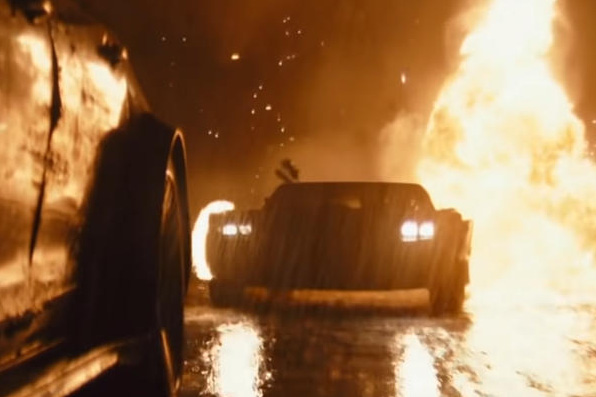 Batmobile lột xác hoàn toàn trong bom tấn mới của Hollywood: Dáng như Ford Mustang nhưng gầm cao kiểu SUV