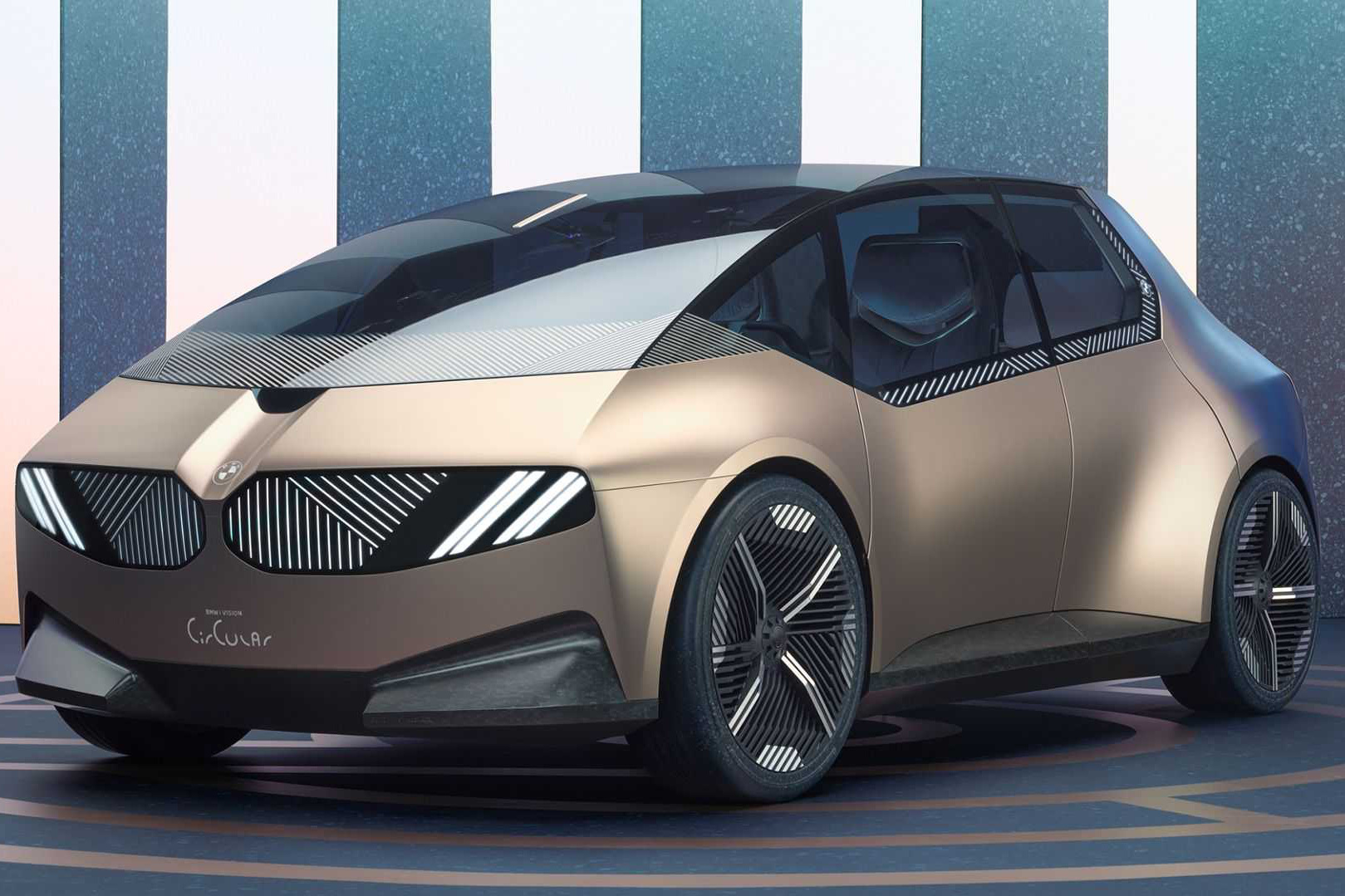 Sau tản nhiệt khổng lồ, BMW sắp làm đèn pha dị mới: Thà làm xe liều còn hơn làm xe nhàm chán!