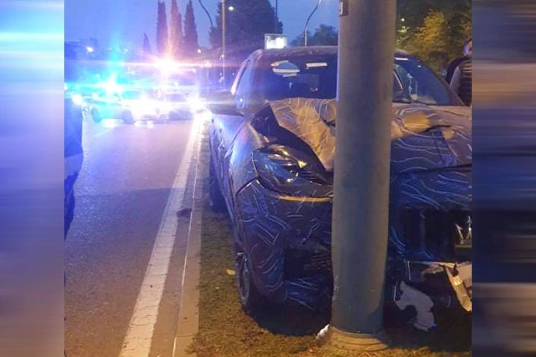 Maserati Grecale - Đối thủ của Porsche Macan đang chạy thử đã lao thẳng đầu vào cột điện