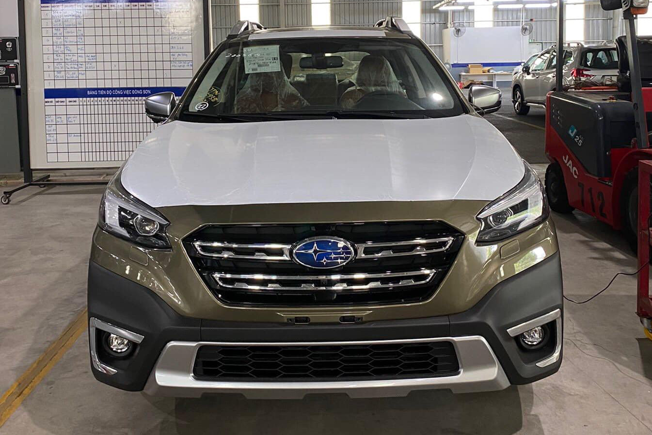 Subaru Outback 2021 đầu tiên có mặt tại Việt Nam: Giá dự kiến gần 2 tỷ đồng ngang Mercedes-Benz GLC, thêm màn hình khổng lồ
