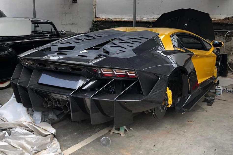 Lamborghini Aventador lột xác dàn ngoài đắt và độc nhất Việt Nam dần lộ diện hoàn chỉnh: Chơi đồ 'full carbon', giống siêu phẩm Centenario